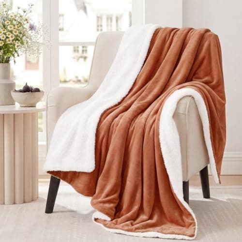 Aisbo Sherpa Fleece Throw Blanket Burnt Orange - Fluffy Thick Warm Blanket for Sofa Couch Throw Single Size, Solid Microfiber Bed Blanket Soft Throws for Travel, 130x150cm