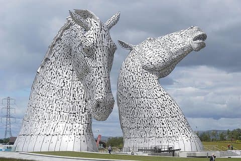 the World Famous Kelpies & Stirling Castle tour from Edinburgh