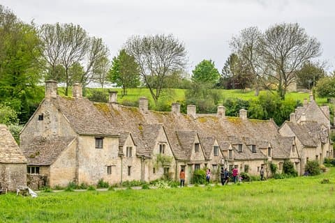 Oxford and Cotswolds Villages Small-Group Day Tour from London