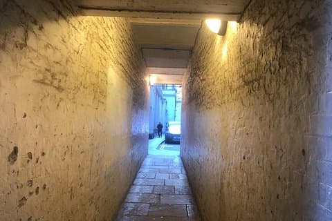 The Ghosts of the secret alleyways of old London town