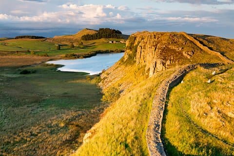 Hadrian's Wall and The Borders Tour from Edinburgh with Admission