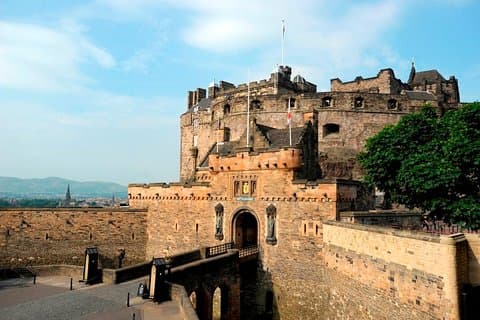 Royal Mile and Edinburgh Castle - Small Group Walking Tour