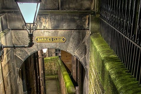 Tour de los Fantasmas, Misterios y Brujas en Español