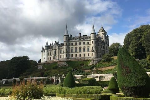 See Stunning Dunrobin Castle and taste “Scotlands Water of Life”