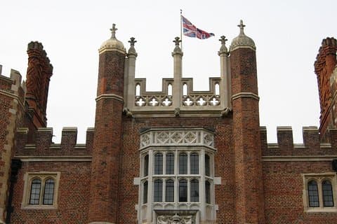 Hampton Court Palace private tour from London