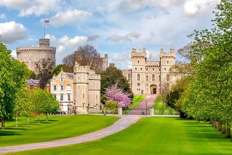 Stonehenge and Windsor Tours from London or Southampton