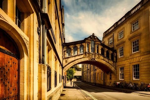 Oxford: A Discovery Of Witches / All Souls Trilogy Tour