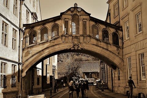90 Minute Classic Walking Tour of Oxford