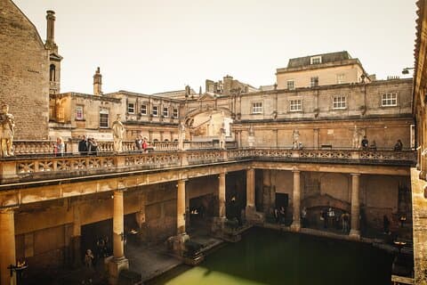 2-Day Windsor, Stonehenge, Bath & Oxford Tour Including Admission