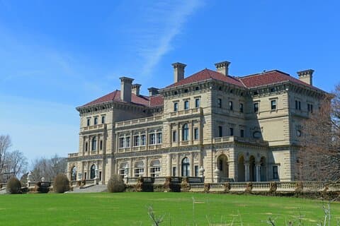 Ultimate Newport Self-Guided Audio Tour Bundle: Walk & Drive