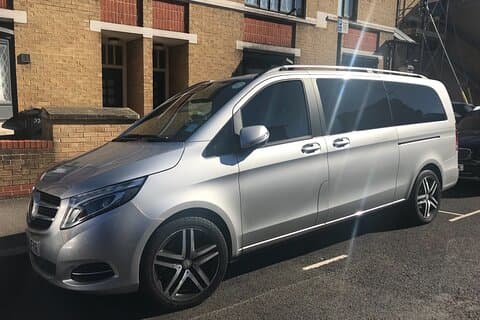 Private Transfer to Windsor Castle (Tickets Included) 4 passengers