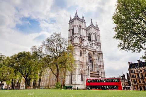 London Scavenger Hunt & Highlights Self-Guided Walking Tour