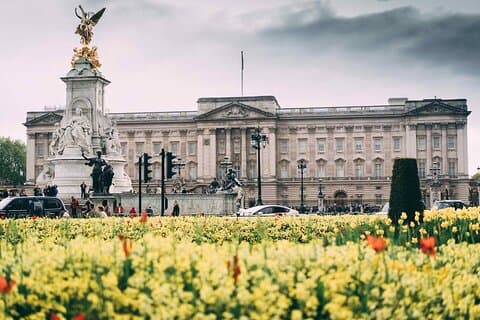 Fun Interactive Phone Treasure Hunt Buckingham Palace Parks