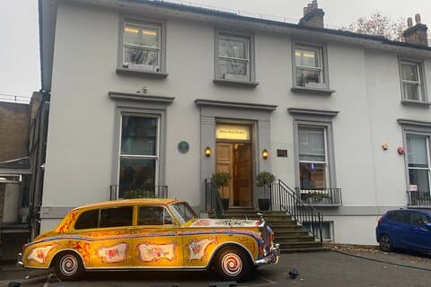 The Beatles London walking tour. From Abbey Road to the Roof Top