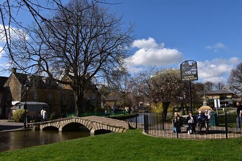 London: Explore the Cotswolds from London with Private Black Cab