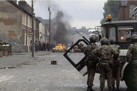 The Belfast history of murder and bombs taxi tour private 2 hours