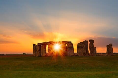 Private Chauffeured Tour to Windsor Stonehenge Bath from London