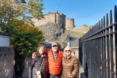 Edinburgh: Privately Guided Day Tour of Edinburgh in Luxury MPV