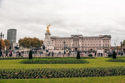Buckingham Palace and Stonehenge Tour