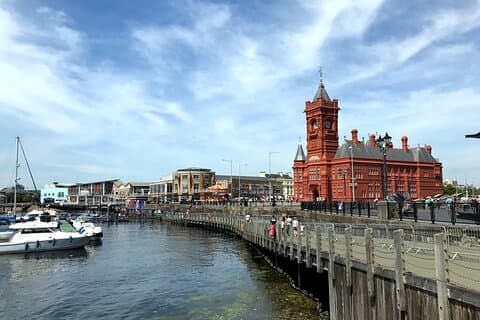 Explore Cardiff in 90 minutes with a Local - Private Tour