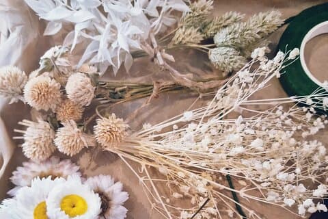 Flower crown and Fizz workshop