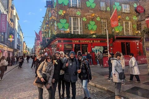 Dublin, Trintiy College Library Tour & Book of Kells