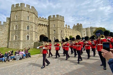 Stonehenge, Windsor Castle, Bath Day Trip & Historic Pub Lunch