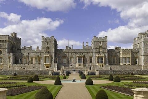 From London: Windsor Castle Full Day Guided Tour By Train