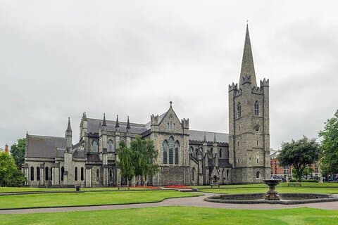 Private Dublin City Tour with Castles, Cathedrals & Culture