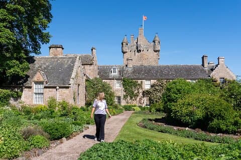 From Inverness: Cawdor Castle, Cairngorms and Highland Coos