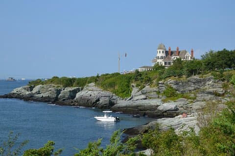 Explore Newport Cliff Walk Self Guided Walking Tour