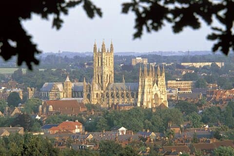 Leeds Castle, Canterbury Cathedral & White Cliffs of Dover Tour