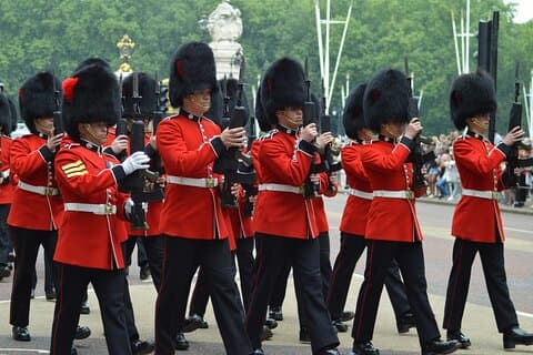 Changing of the Guard Walking Tour in London