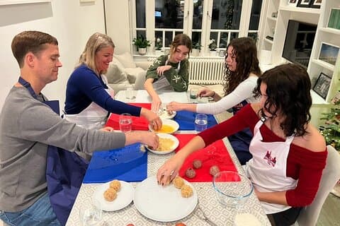 Private British Home Cooking Class in London with Dan