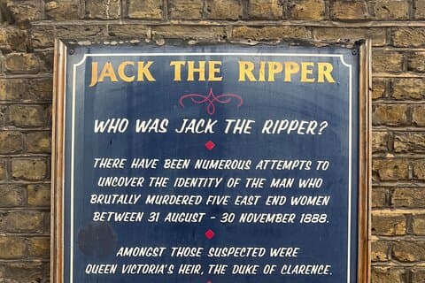 Jack the Ripper Themed Pub Crawl with Beer