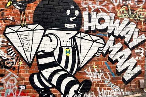 Newcastle Walking Tour: Geordie Culture, Snack & Local Stories