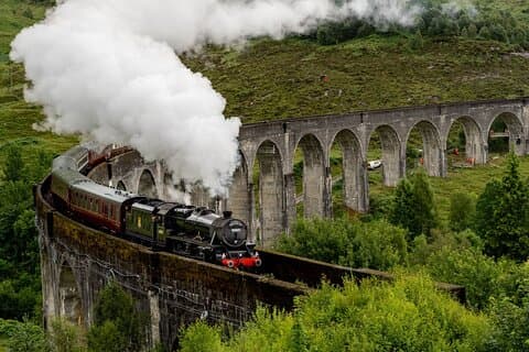 Edinburgh: Isle of Skye Jacobite Steam Train and Whisky Tour