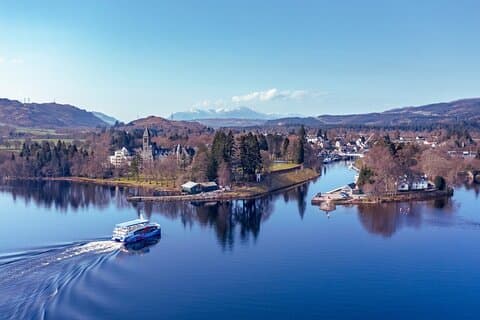 Loch Ness Glen Coe and the Highlands Italian Tour Guide