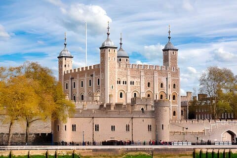 Tower of London Guided Tour & Crown Jewels Exhibition Experience