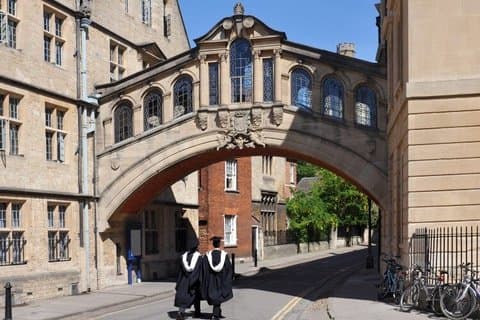 Private Oxford and Blenheim Palace Car Tour with Driver and Guide
