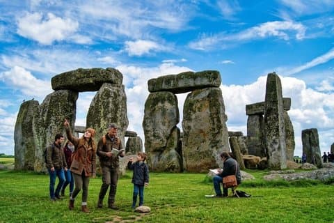 Private Guided Tour from London to Stonehenge with Hotel pick up