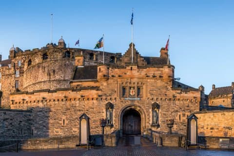 Edinburgh Royal Mile Epic Scavenger Hunt Adventure