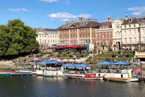 Explore Ted Lasso and Richmond upon Thames Private Tour