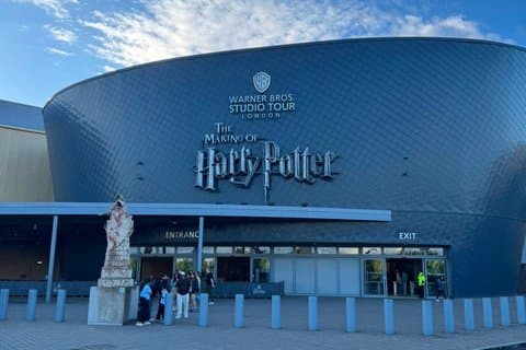 Luxury Private Chauffeur to Harry Potter Studio Tour (6 hours)