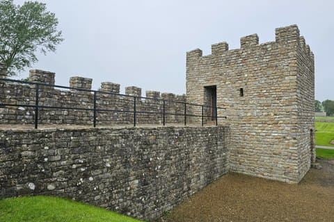Hadrian's Wall, Vindolanda and Bamburgh Castle Private Tour