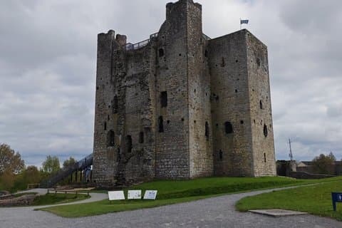 Monasterboice, Mellifont & Bective Abbeys, Slane &Trim Castle