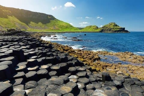 Giant's Causeway Semi-Private Award Winning Luxury Car Tour