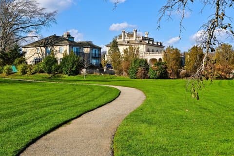 Self-Guided Walking Audio Tour of Cliff Walk Newport
