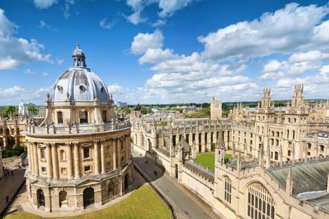 Oxford Scavenger Hunt & Highlights Self-Guided Walking Tour