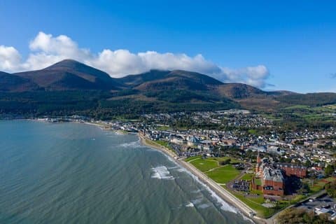 4 Day Private Northern Ireland Tour by Luxury Minivan